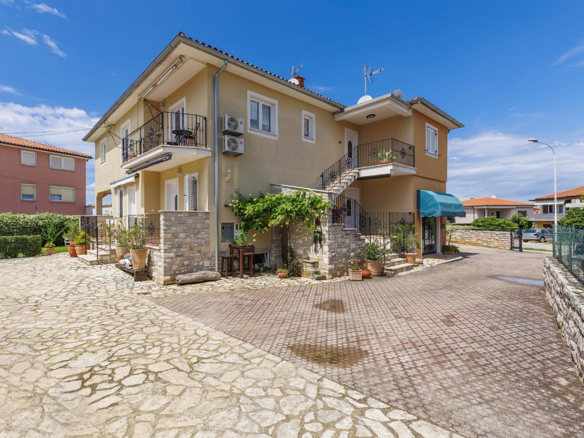 Ester-1 By Interhome *